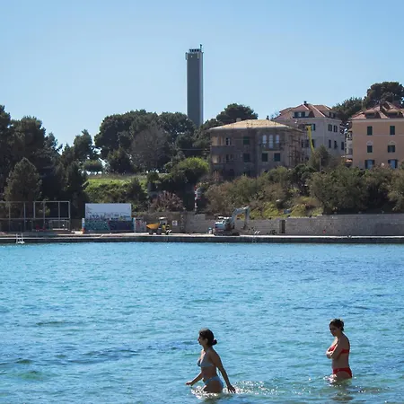 Très Jolie Near Theatre&beach